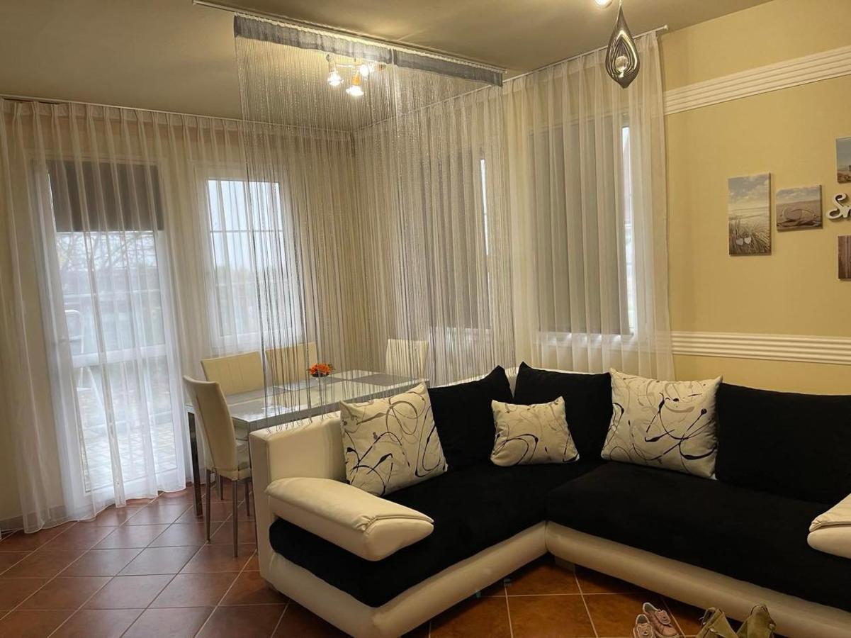 Benelise Apartman Heviz Bagian luar foto