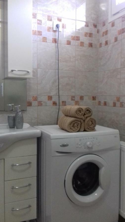 Benelise Apartman Heviz Bagian luar foto
