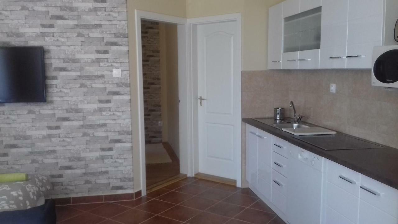 Benelise Apartman Heviz Bagian luar foto