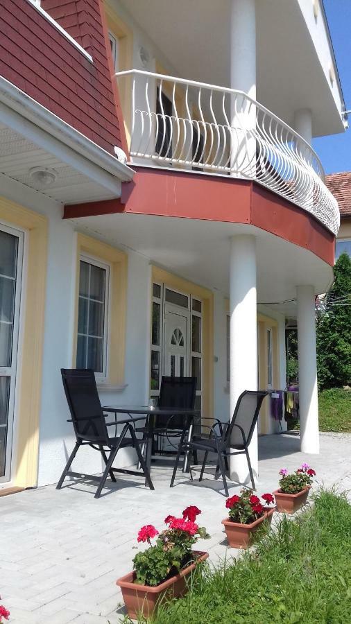 Benelise Apartman Heviz Bagian luar foto